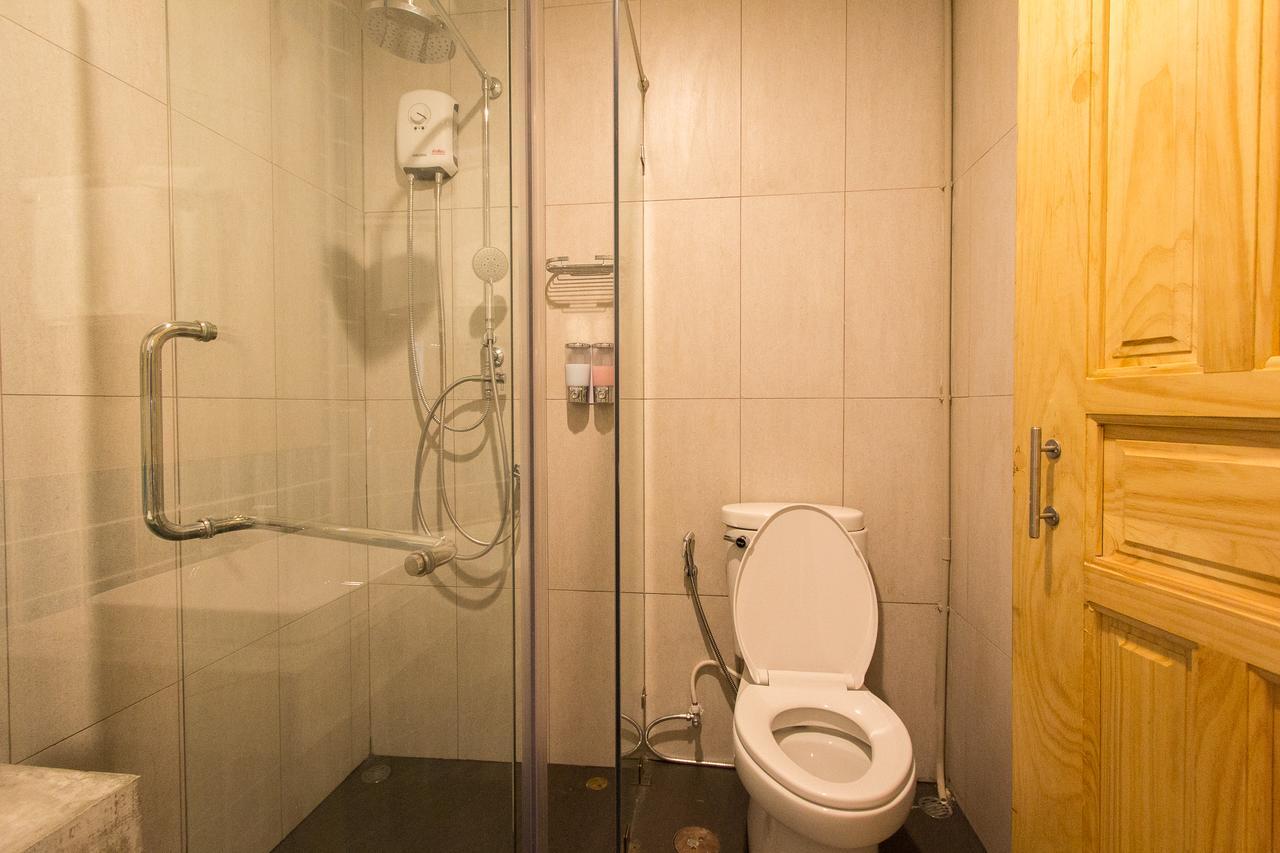 Lazy Sunday Hostel Bangkok Dış mekan fotoğraf
